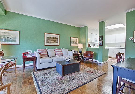 5th image of 119 E Laurel Ave APT 304