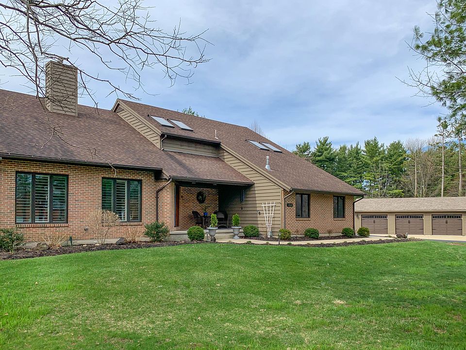 1st image of 153 Pine Tree Dr