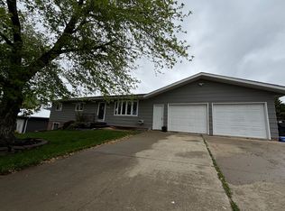 510 W 14th St, Winner, SD 57580