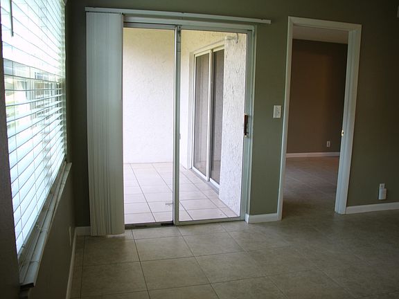 5th image of 1536 SE Royal Green Cir #102