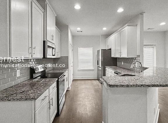 2nd image of 1924 Dillon Dr