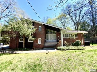 216 Ruckman Rd, Closter, NJ 07624