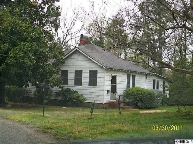 2nd image of 556 Cherry St