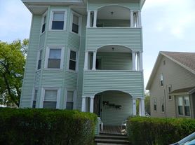 38 Dartmouth St, Worcester, MA