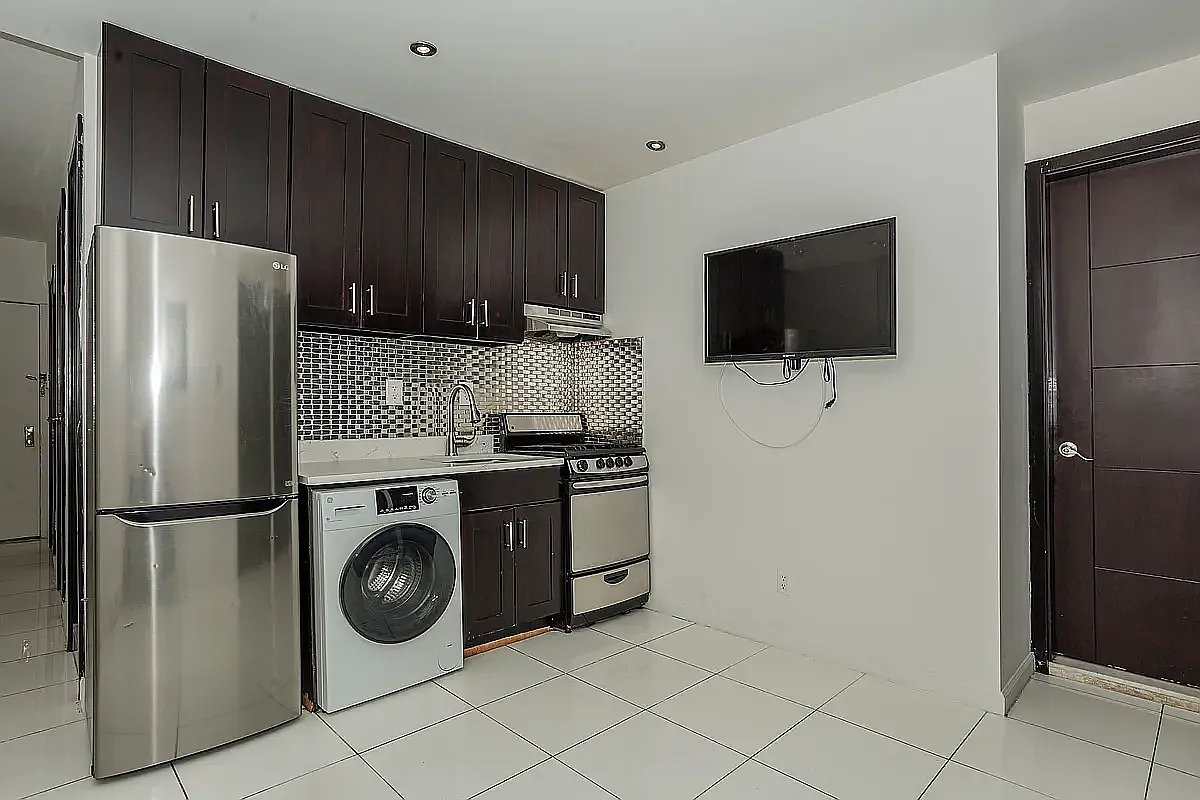 7 West 108th Street — Photo 4