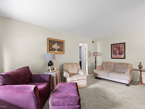 3rd image of 308 Whitely St