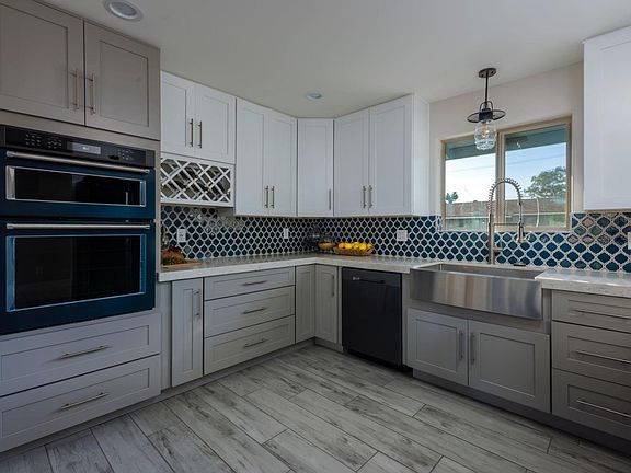 3rd image of 513 N 72nd Pl
