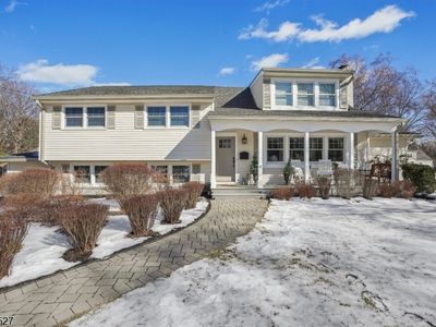 9 Juniper Dr, Morris Plains, NJ, 07950