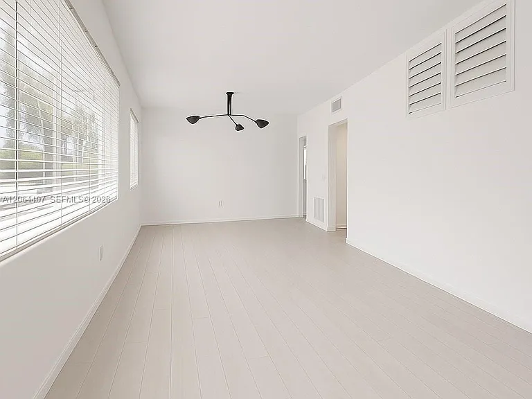 1110 Venetian Way #2B — Photo 6