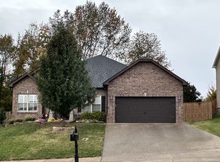 631 Sturdivant Dr, Clarksville, TN 37042