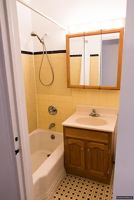 Sold by Schulman Realty LLC | media 10