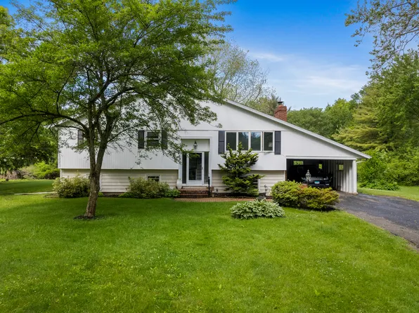 69 Twin Lakes Road, North Branford, CT 06471