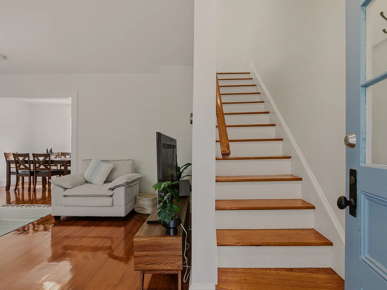 3 bed, 1001 sqft, $4,000 — Photo 3