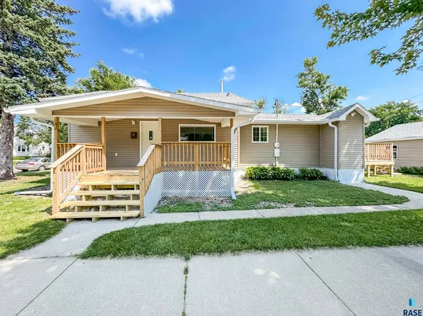 2020 W 10th St, Sioux Falls, SD 57104