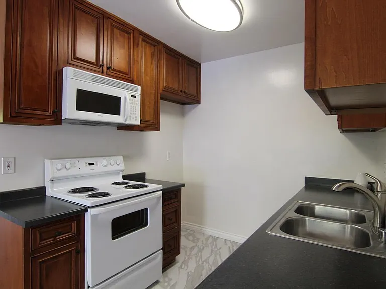 2651 E Wall St #4 — Photo 9