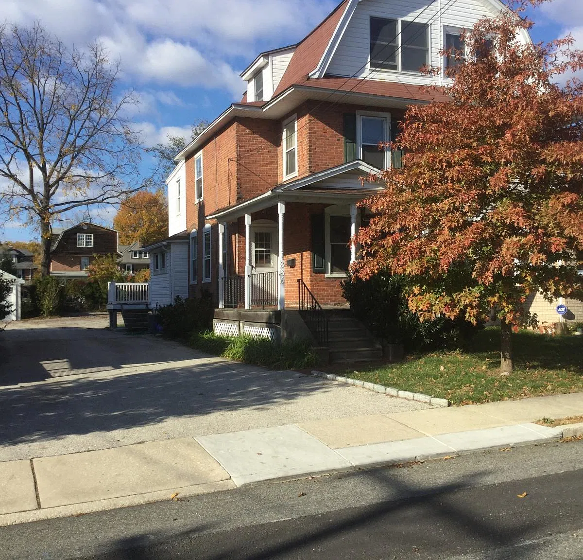 4 bed, 1.5 bath, 1600 sqft, $2,800 — Photo 3