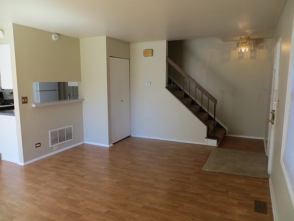4th image of 217 Eagle Ct Unit C