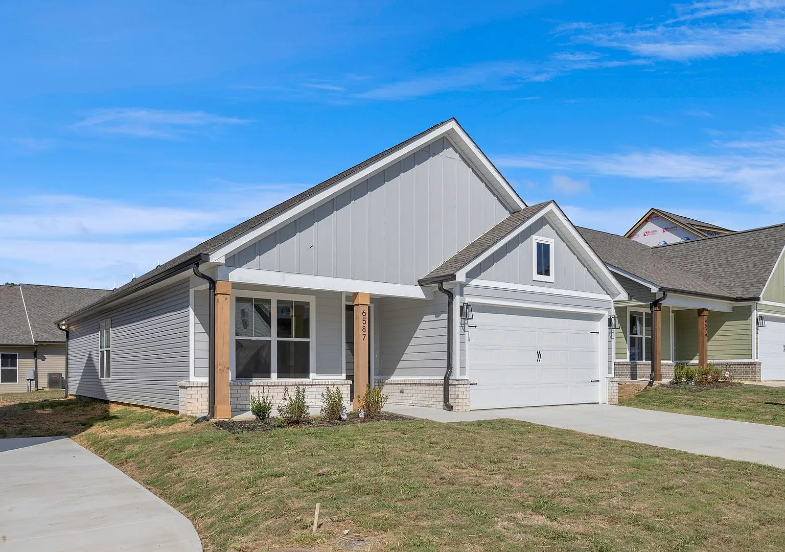 $1k Move-In Special New Design 2-Bedroom Orchid At James Creek — Photo 3