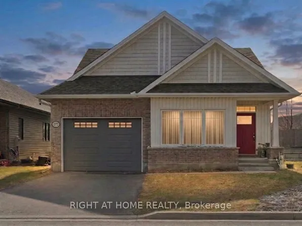 272 Maygrass Way, Ottawa, ON K2S 2K9