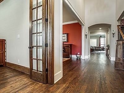 5th image of 2200 Emerson Ln