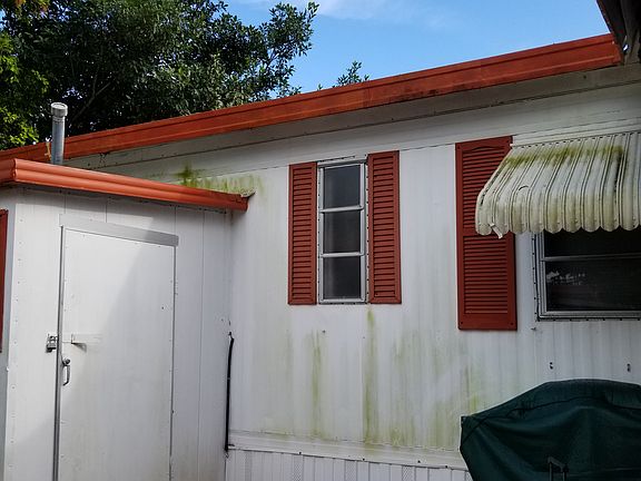 2nd image of 4902 NW 1st Ter