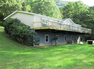 539 Hill View Dr, Canton, NC 28716
