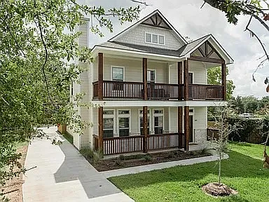 100 Gilchrist - 1 — Photo 3
