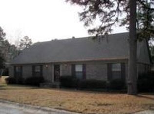 9901 Echo Valley Ct, Little Rock, AR 72227