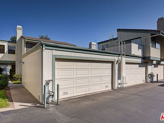 2nd image of 10514 Sunland Blvd Unit 1