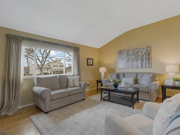 19 Bass Dr, Roxbury Twp., NJ 07876