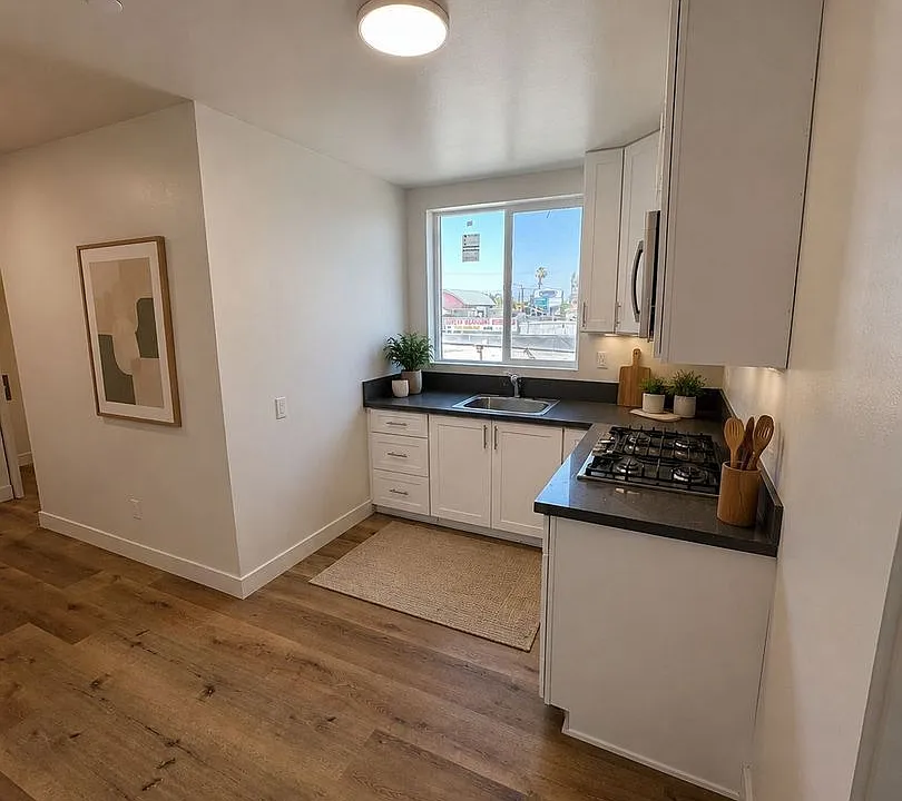 10914 S Main St #202