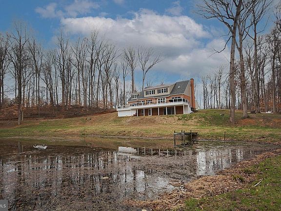 2nd image of 8276 Broad Neck Rd
