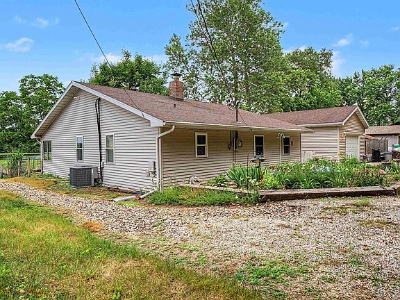 3rd image of 11375 Maple Island Rd