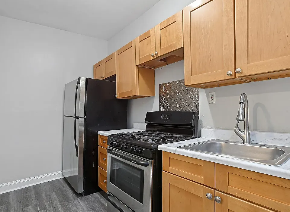 255X W Lombard St #3