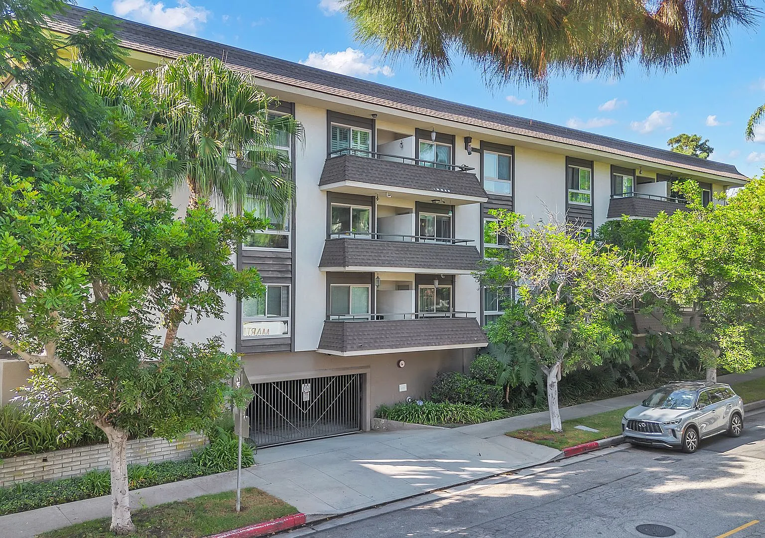 6001 Canterbury Drive — Photo 2