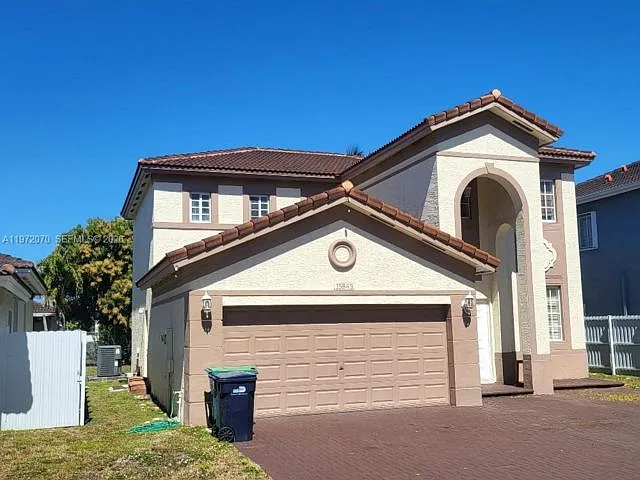 15843 SW 139th St — Photo 2