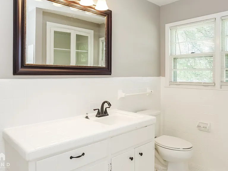 1003 Heard Ct SE — Photo 16