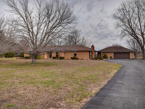 3rd image of 6864 N Brayfield Dr