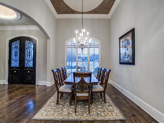 5th image of 1560 Silver Creek Cir