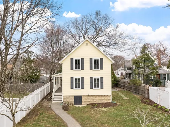 2 Lakeview Ave, Reading, MA 01867