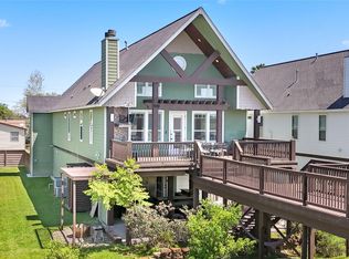 223 S Front St, Freeport, TX 77541