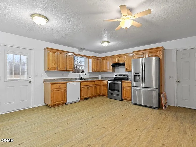 1177 E Amber Dr — Photo 7