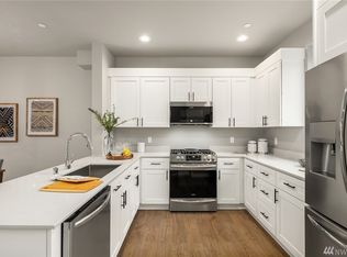 18028 10th Ave NE #B, Shoreline, WA 98155