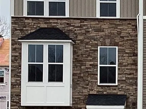 100 Legacy Blvd #9C, Poquoson, VA 23662