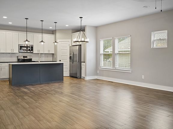 3rd image of 502 Cumberland Ave