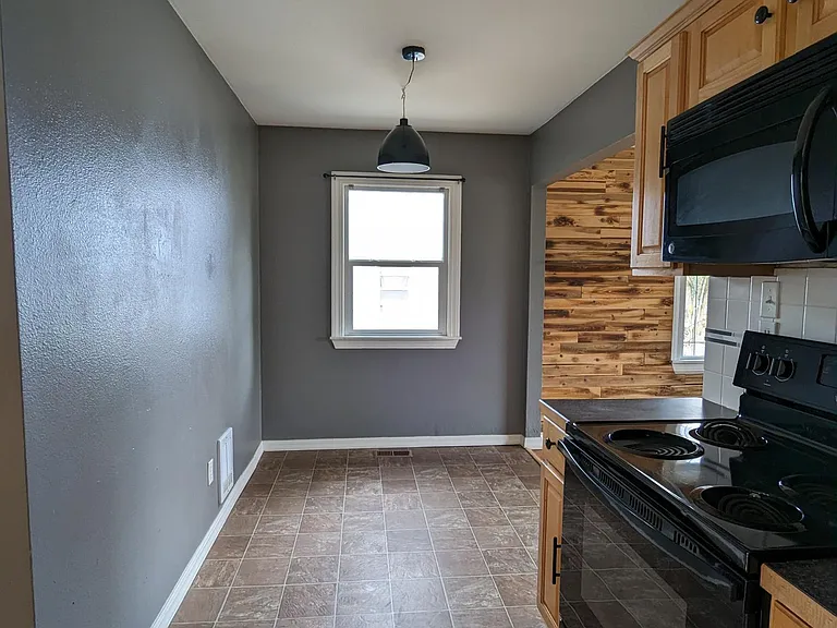 3320 E 19th Ave — Photo 11