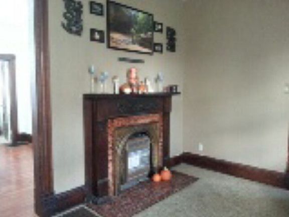 3rd image of 323 McKellar St