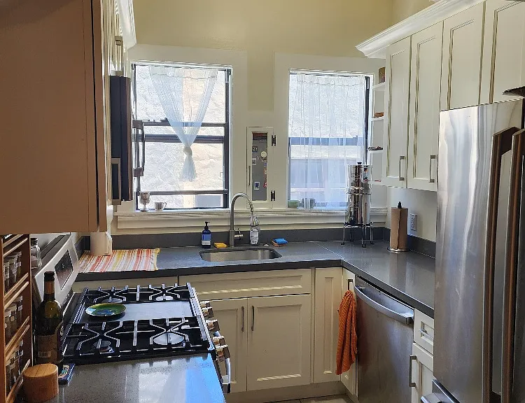 2339 Hilgard Ave #303 — Photo 19
