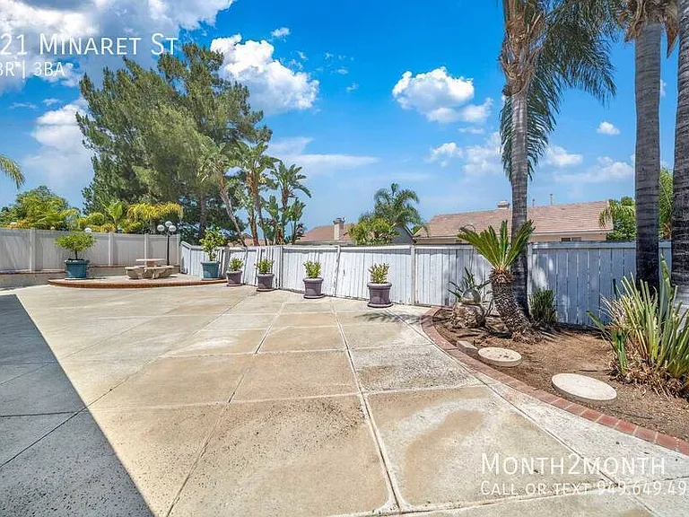 421 Minaret St — Photo 49