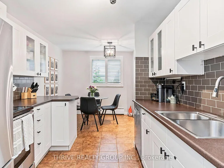 635 Wonderland Rd S #4 — Photo 8